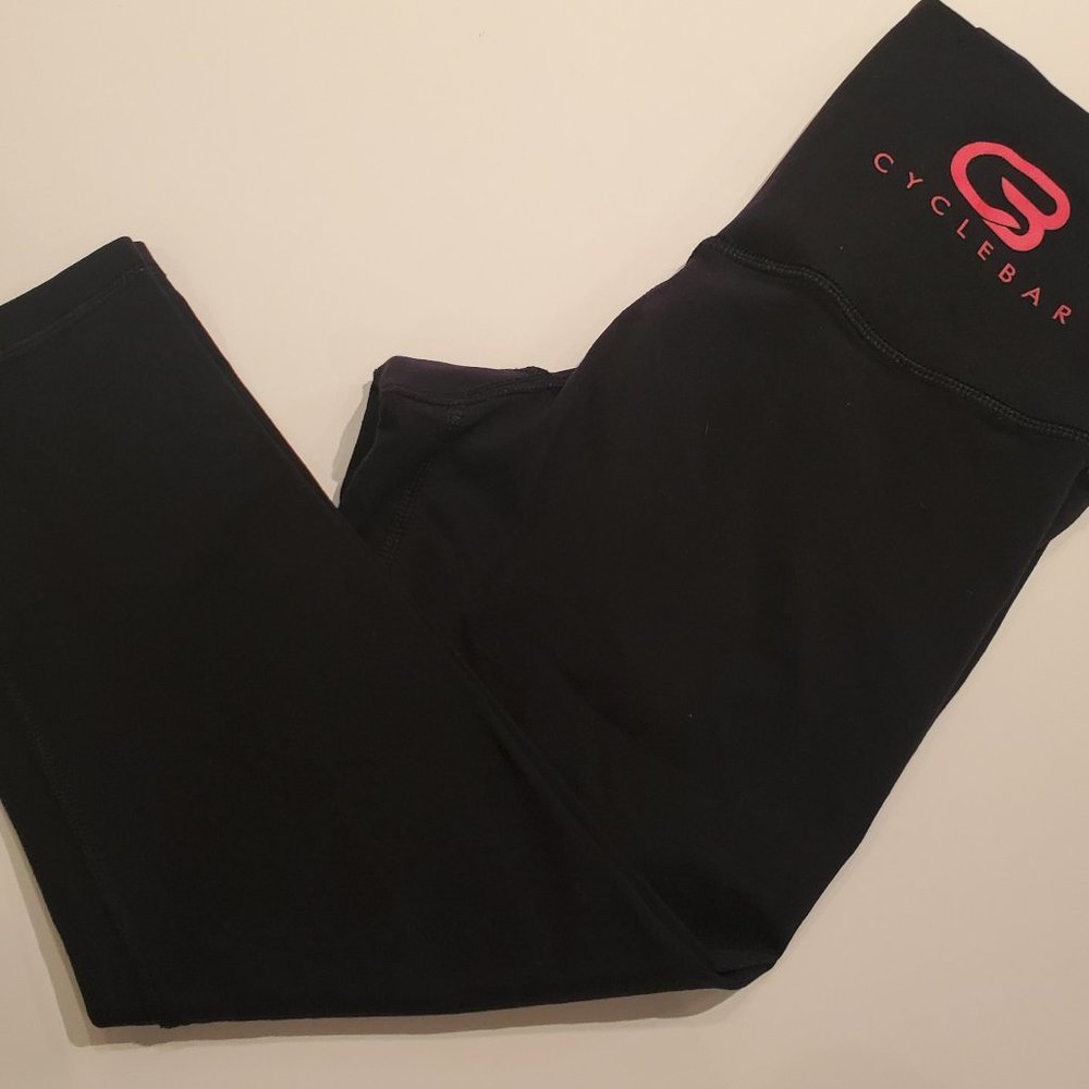 Cyclebar Glyder Size XS Black Nylon Spandex Cotton feel Short Capri CB Red